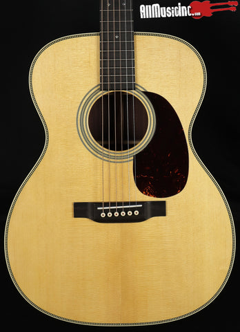 Martin 000-28 Tinted Natural Acoustic Guitar